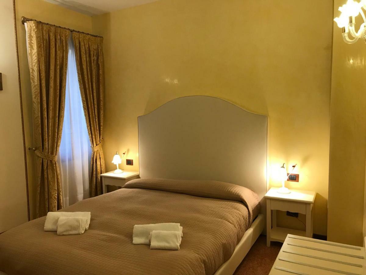 Classic Three Minutes From St Marc'S Square Apartamento Venecia Exterior foto